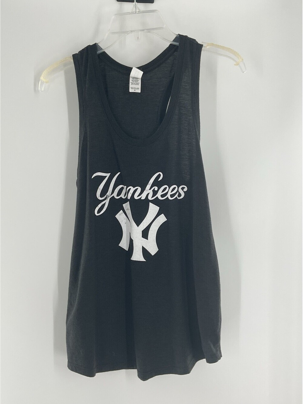District Made Women’s Size Small Yankees Tank Top Gray 105